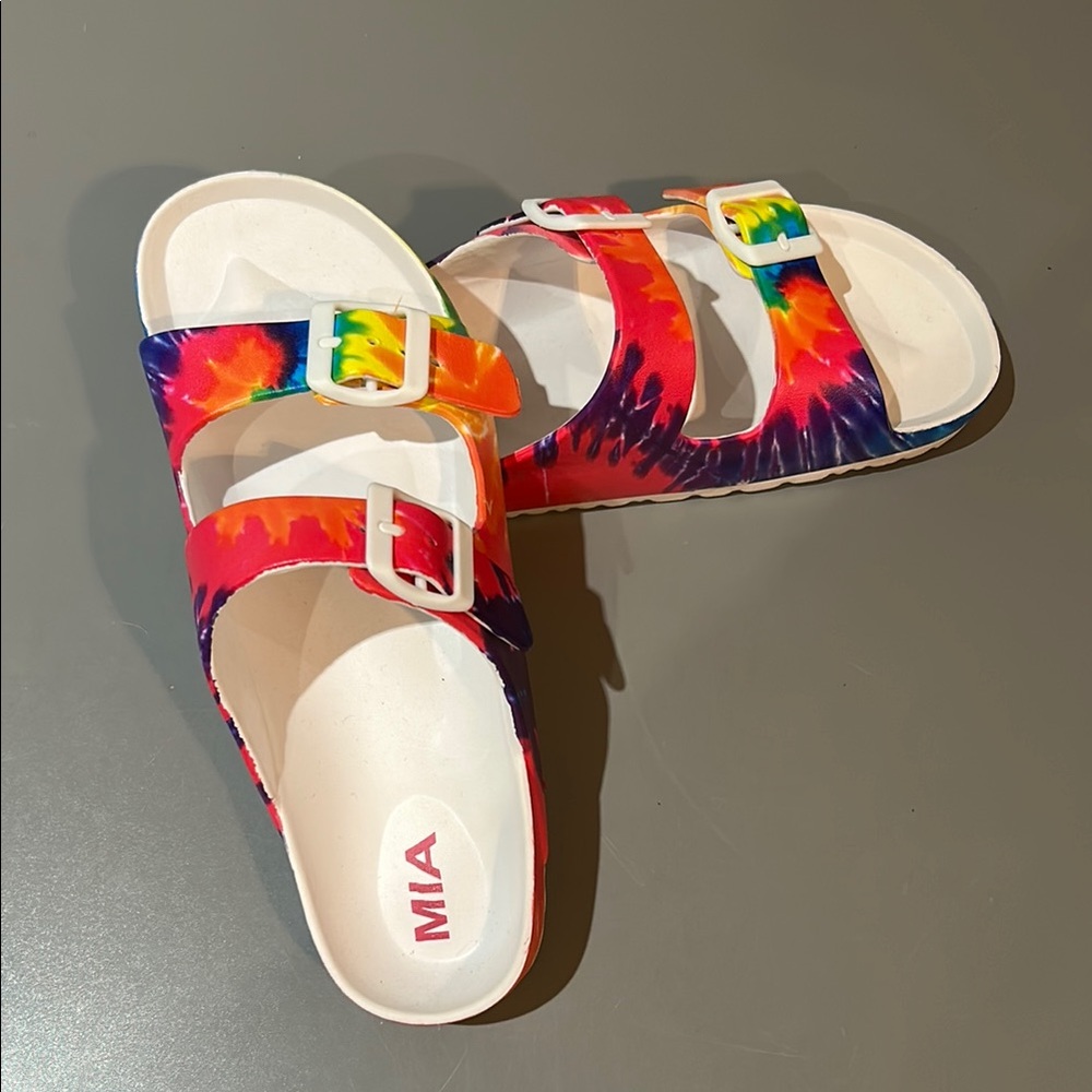 MIA Red and Orange Tie-dye Sandals Vibrant Summer Style